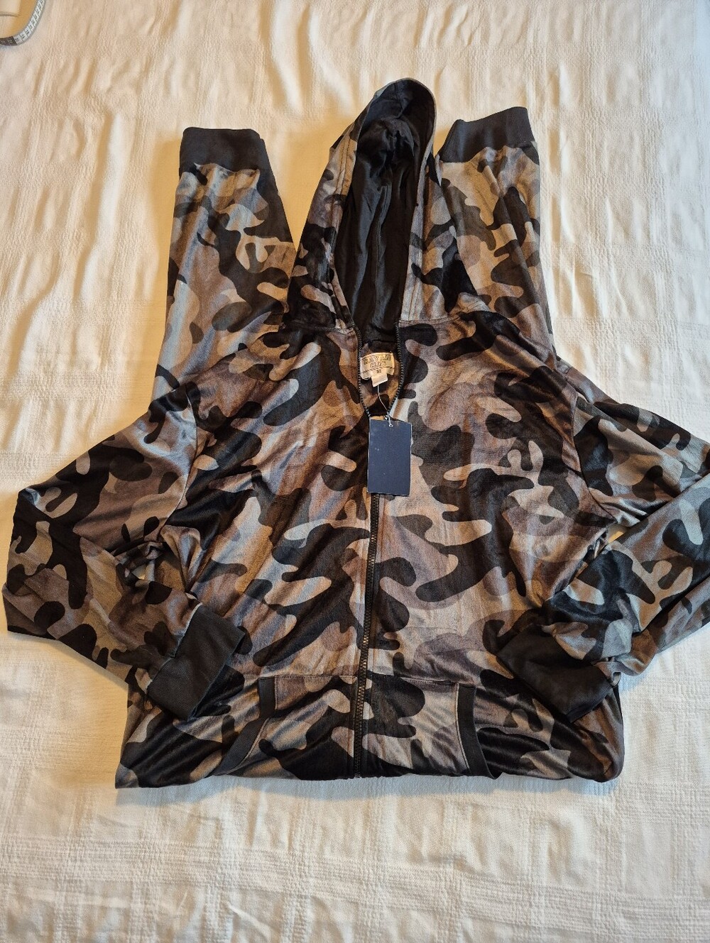 Rayman Club women's Medium gray camo 1 piece hooded jumpsuit NEW